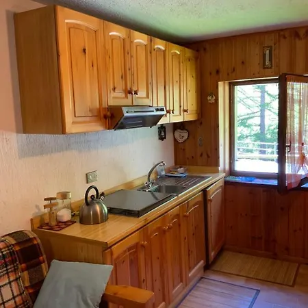 Lo Peiglo Apartment *